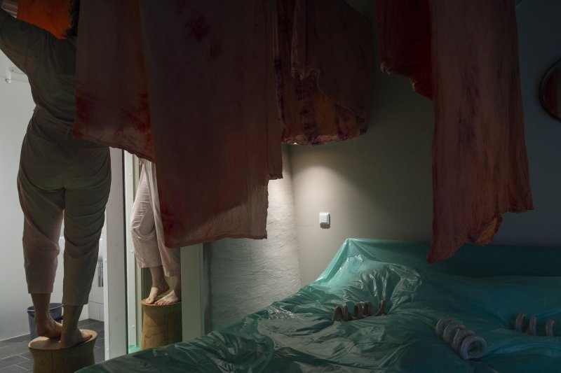 Twisting and Turning (2024), performance at Performance Art Bergen. Photo by&nbsp;Bjarte&nbsp;Bjørkum.